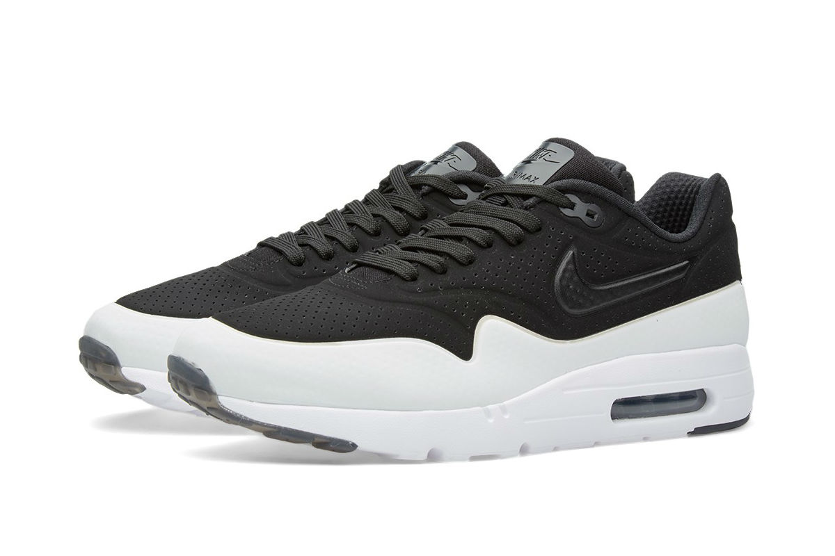 Nike ultra moire black best sale