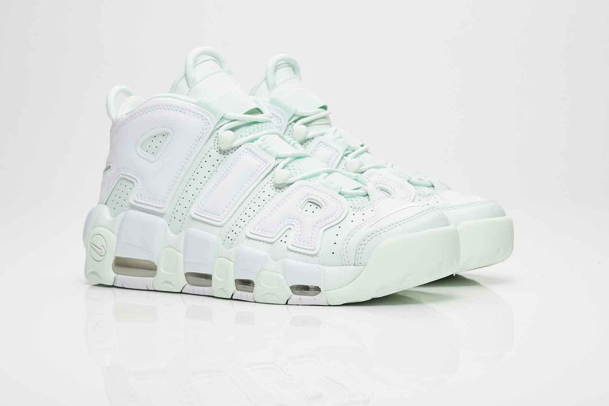 nike air more uptempo light green